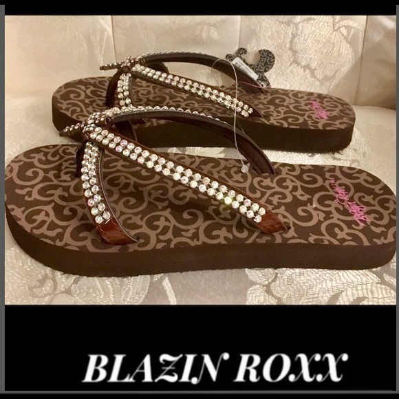 BLAZIN ROXX Hayley Rhinestone Cross Flip Flop - Picture 4 of 8